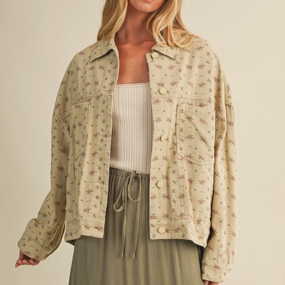 Floral Back Pleated Jacket NWT - Picture 2 of 5
